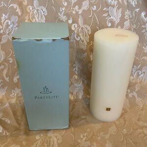 PartyLite Cream Candle French Vanilla 7 1/2"